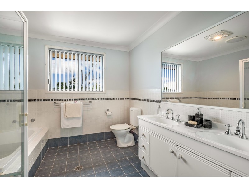 18 Robusta Close, Erina NSW 2250