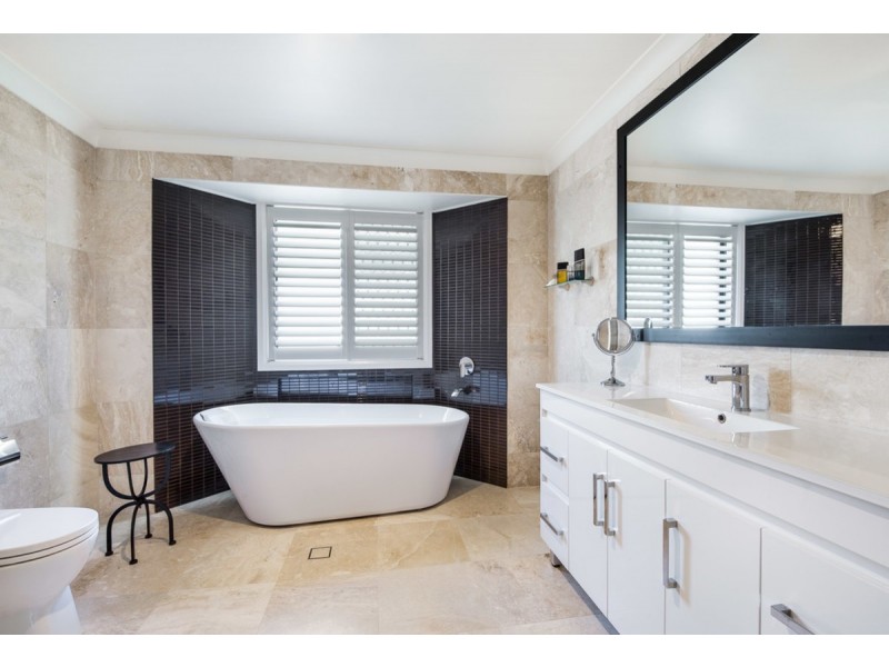 2 Avia Avenue, Erina NSW 2250