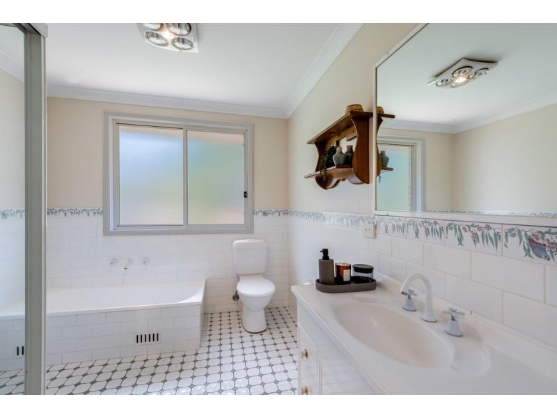 20 Woodbine Close, Lisarow NSW 2250