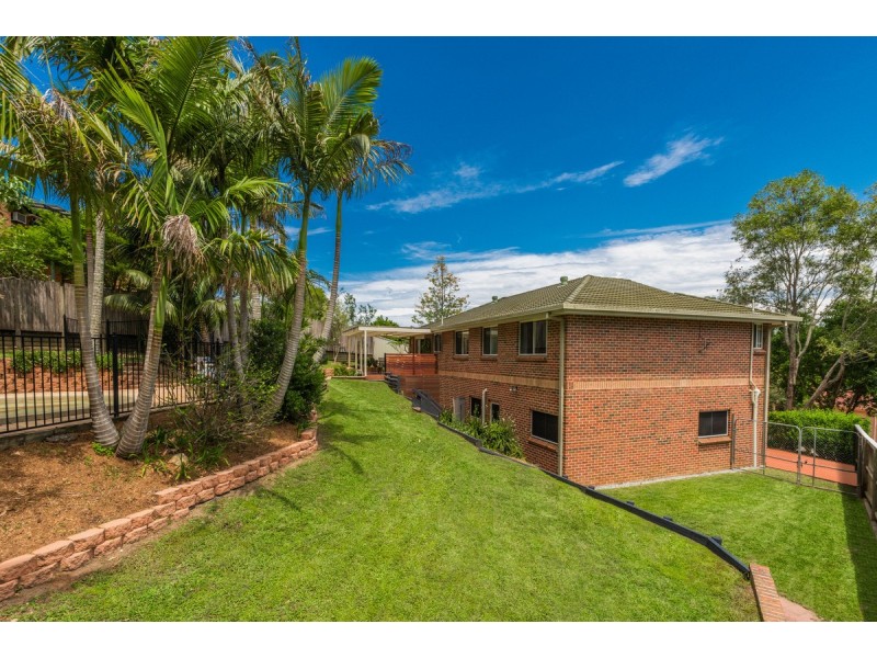 20 Woodbine Close, Lisarow NSW 2250