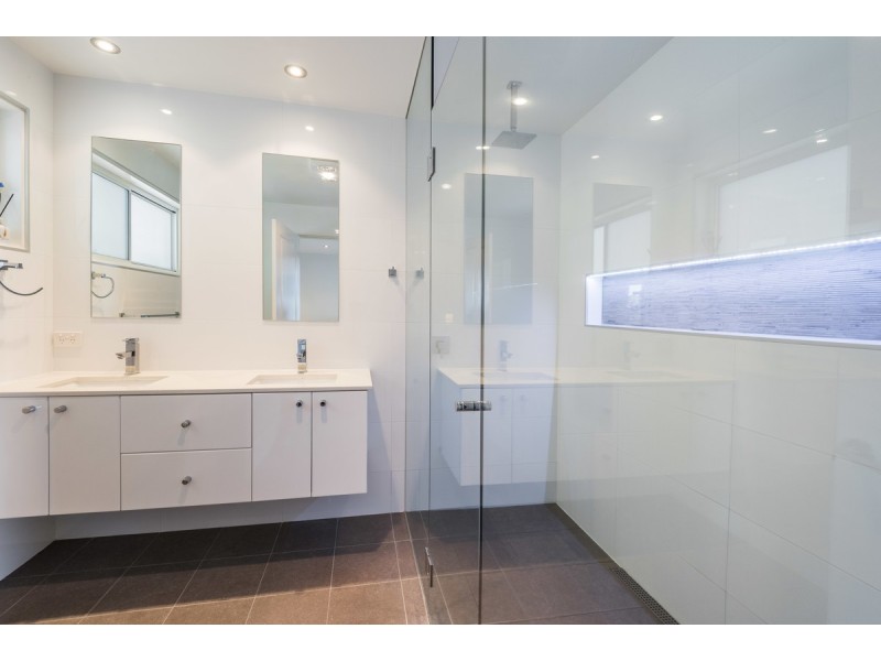 11 Mawarra Road, Wamberal NSW 2260