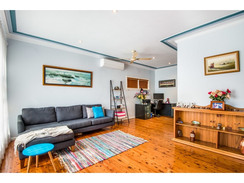 4 Day Street, Wyoming NSW 2250