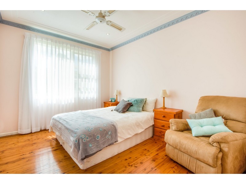 4 Day Street, Wyoming NSW 2250