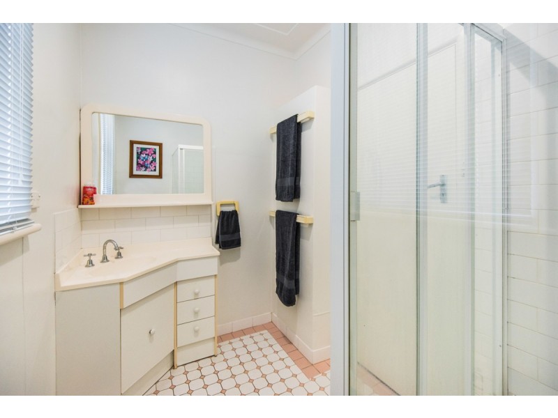 4 Day Street, Wyoming NSW 2250