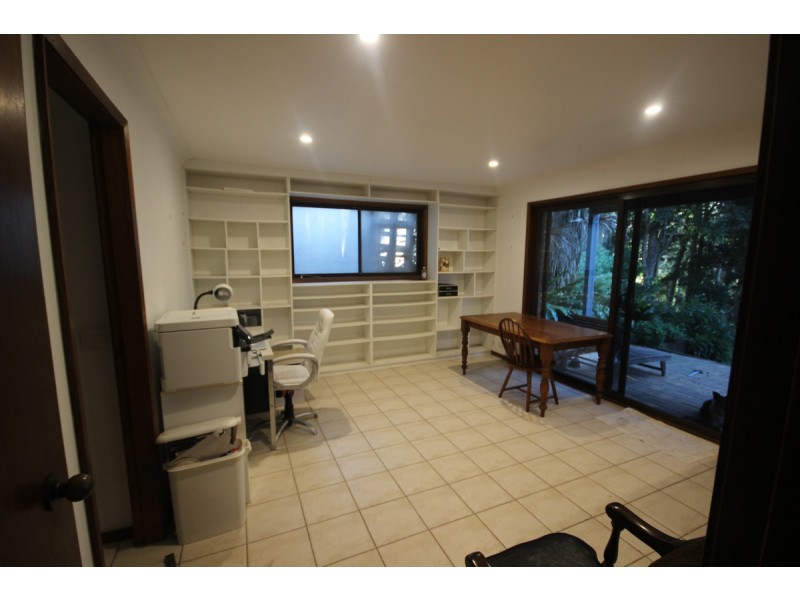 38 Rainforest Road, Wyoming NSW 2250