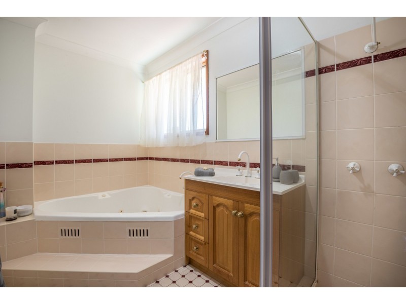 85 Woodview Avenue, Lisarow NSW 2250