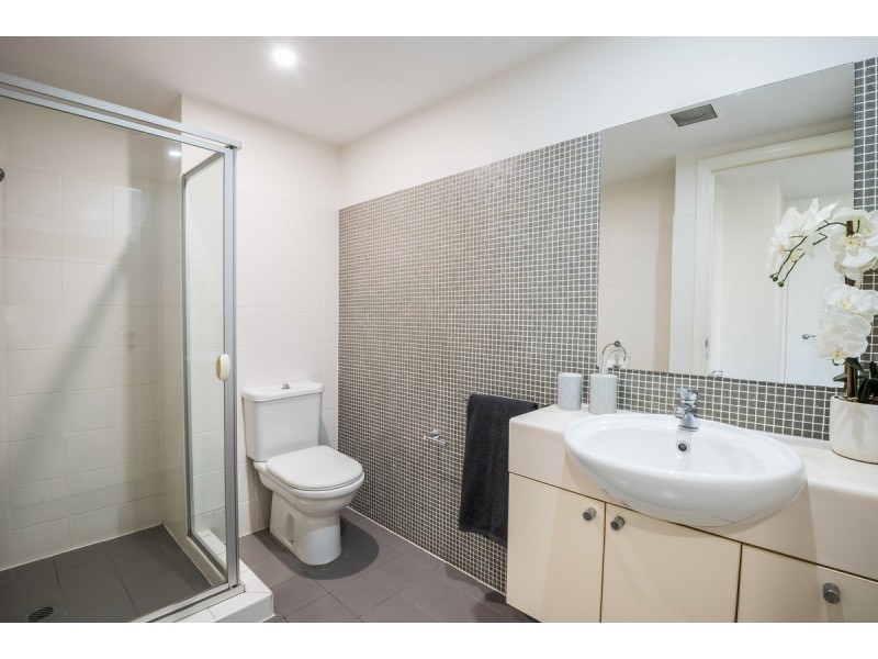 161/80 John Whiteway Drive, Gosford NSW 2250