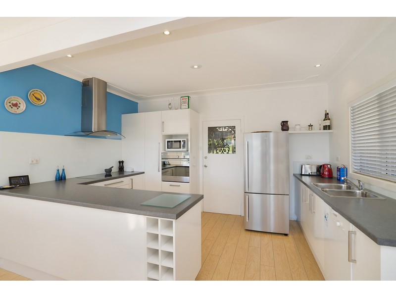 6 Empire Bay Drive, Daleys Point NSW 2257