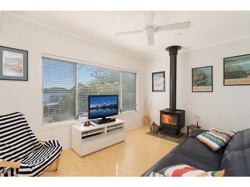 6 Empire Bay Drive, Daleys Point NSW 2257