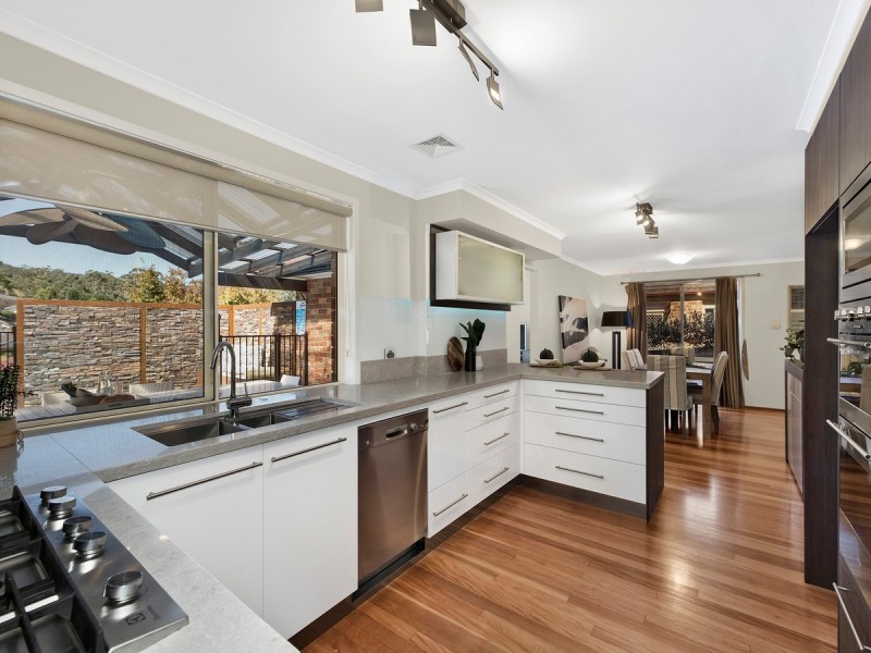 12 Day Dawn Place, Erina NSW 2250