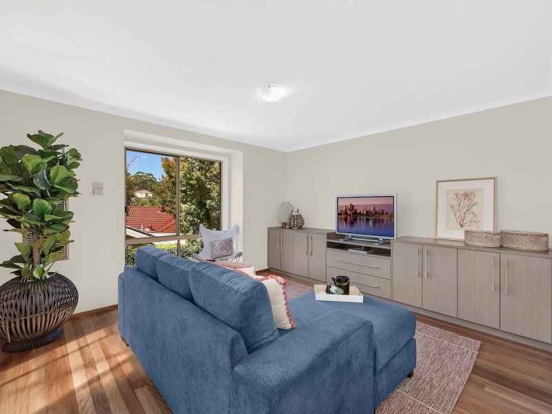 12 Day Dawn Place, Erina NSW 2250