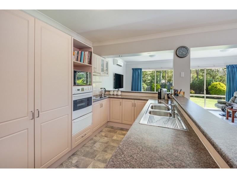 58 Singleton Road, Point Clare NSW 2250