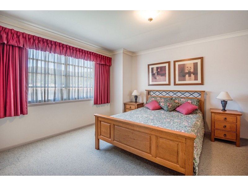 58 Singleton Road, Point Clare NSW 2250