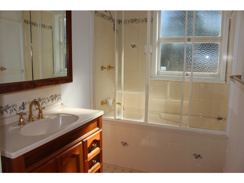 24 Waratah Street, East Gosford NSW 2250