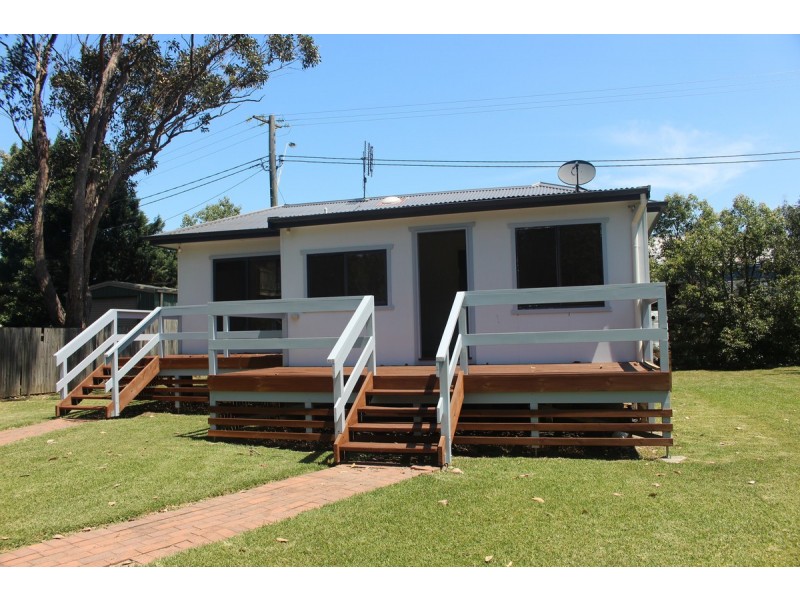 8 Winani Road, Erina NSW 2250