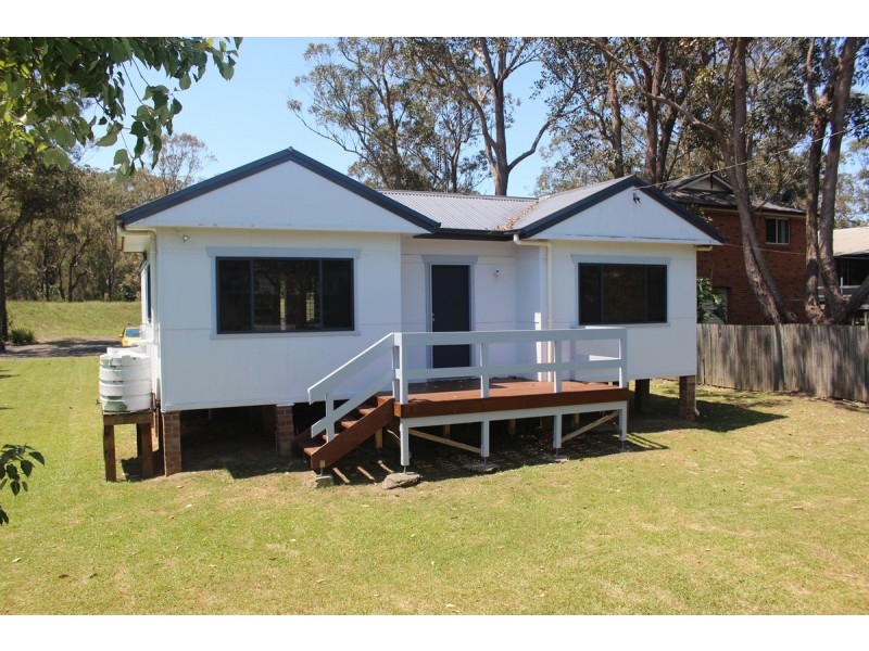 8 Winani Road, Erina NSW 2250