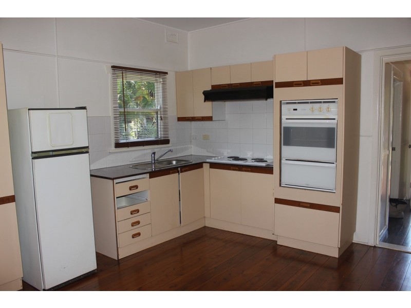 8 Winani Road, Erina NSW 2250