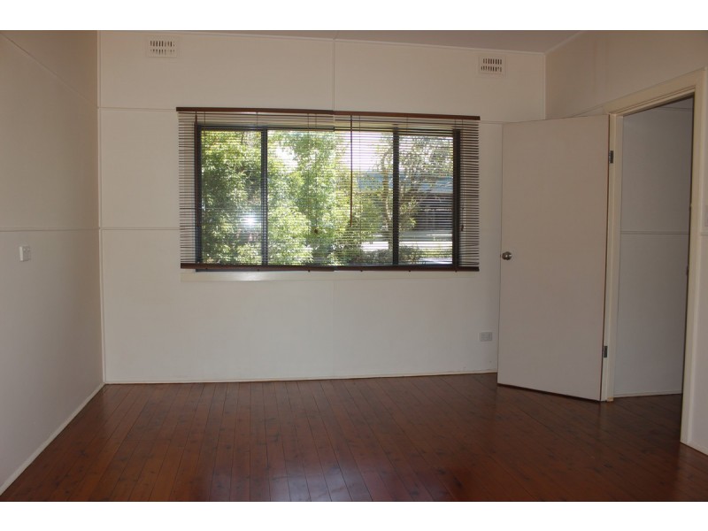 8 Winani Road, Erina NSW 2250