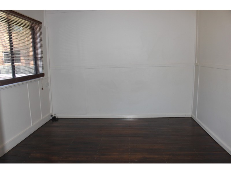 8 Winani Road, Erina NSW 2250