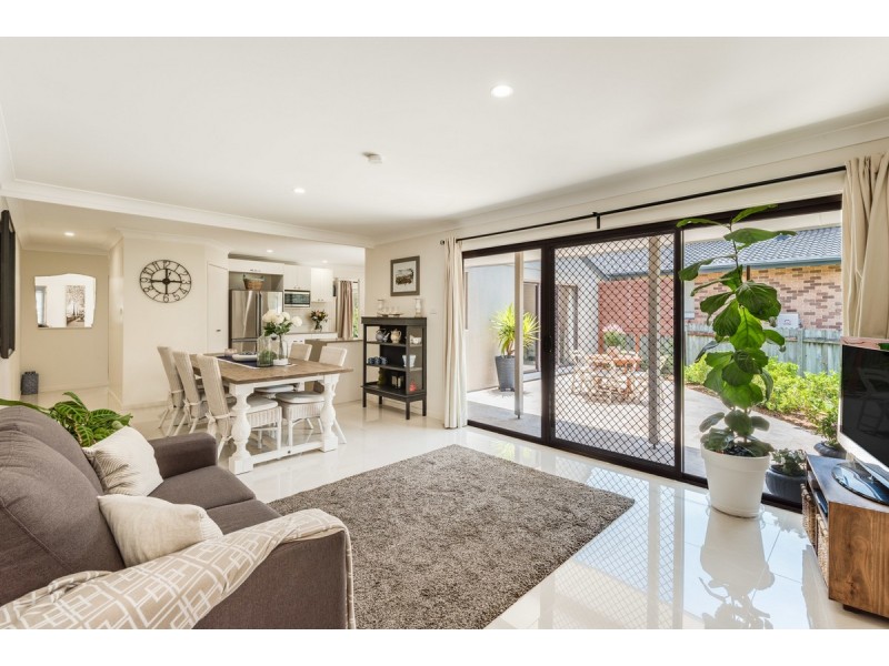 16 Kuburra Road, Erina NSW 2250