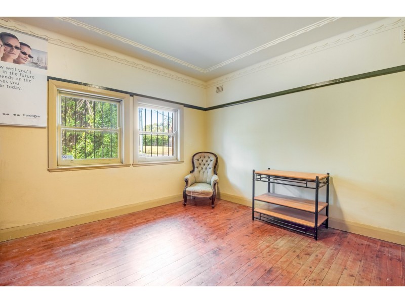 14 Renwick Street, Wyoming NSW 2250