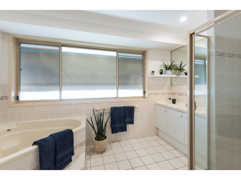 20 Old Farm Place, Ourimbah NSW 2258