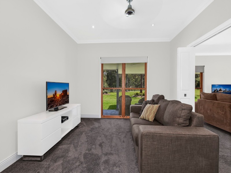 15 Buttonderry Way, Jilliby NSW 2259