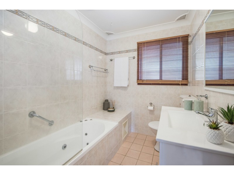 20 Maya Street, Wyoming NSW 2250