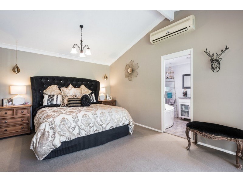 3 Cambourn Drive, Lisarow NSW 2250