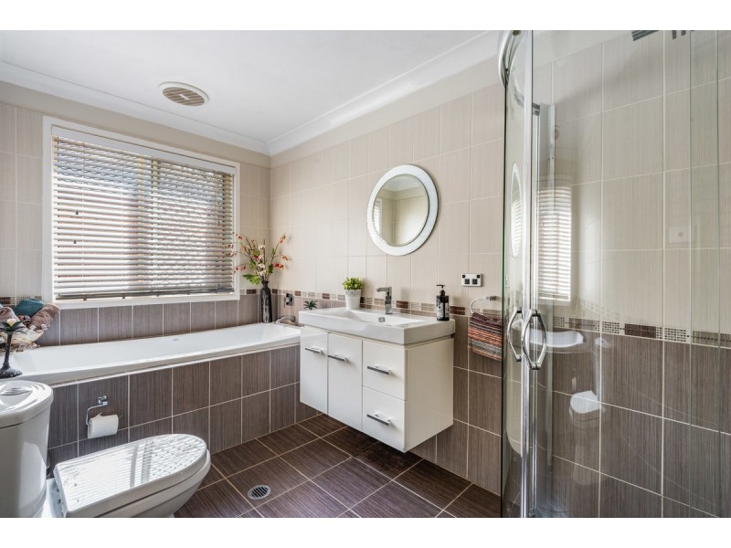 3 Cambourn Drive, Lisarow NSW 2250