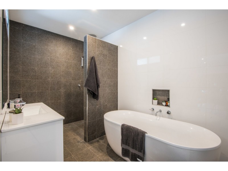 5 Headlam Parade, Springfield NSW 2250