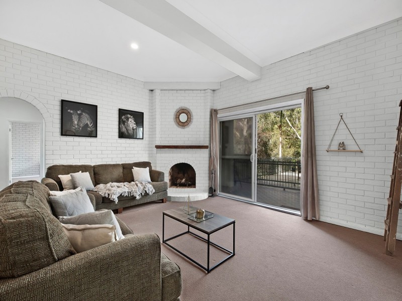 24 Algwen Road, North Gosford NSW 2250