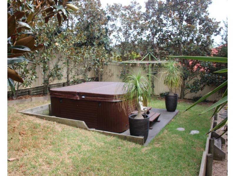 26 The Valley Road, Lisarow NSW 2250