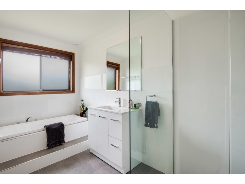 40 Coreen Drive, Wamberal NSW 2260