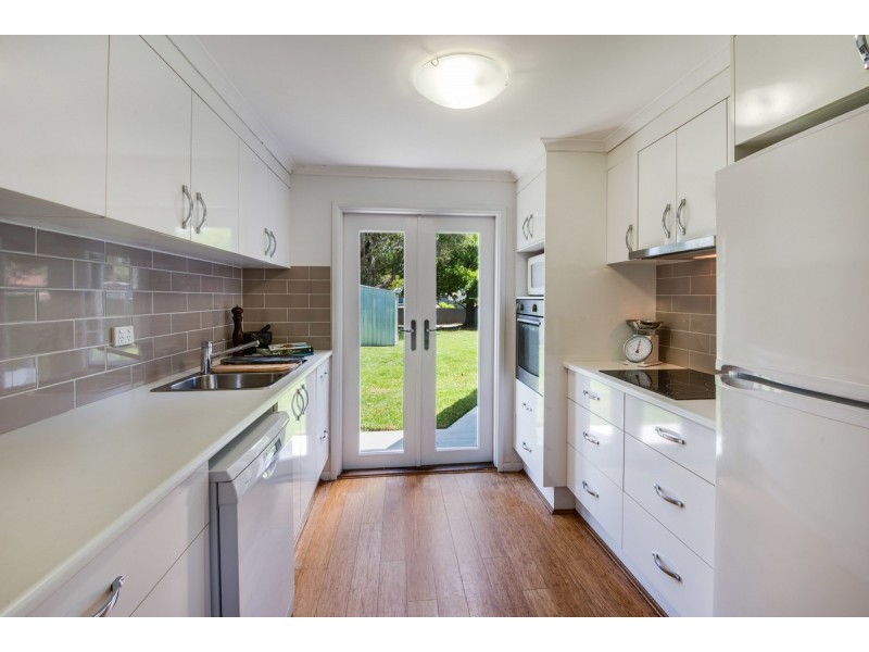 6 Nerissa Road, Erina NSW 2250