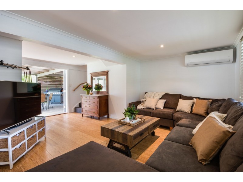 6 Nerissa Road, Erina NSW 2250