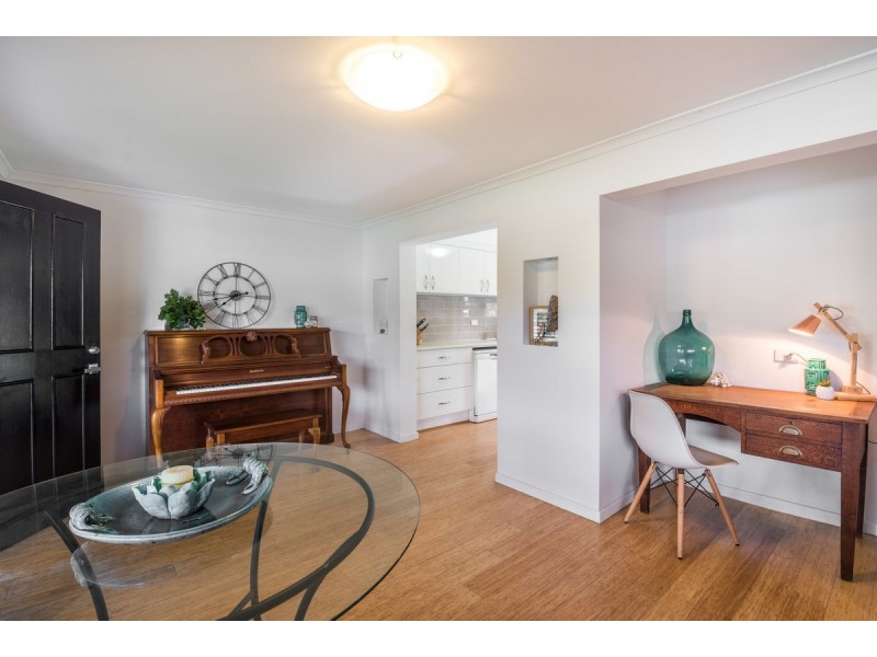 6 Nerissa Road, Erina NSW 2250