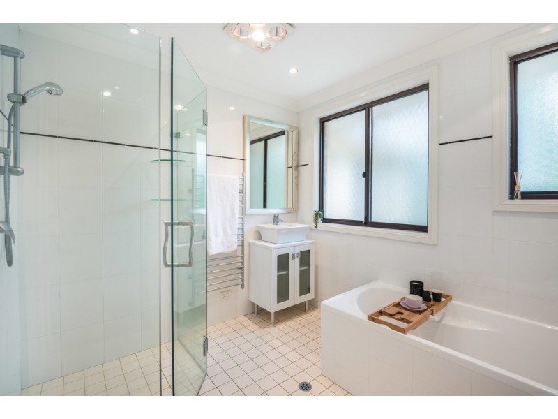 49 Rainforest Road, Wyoming NSW 2250