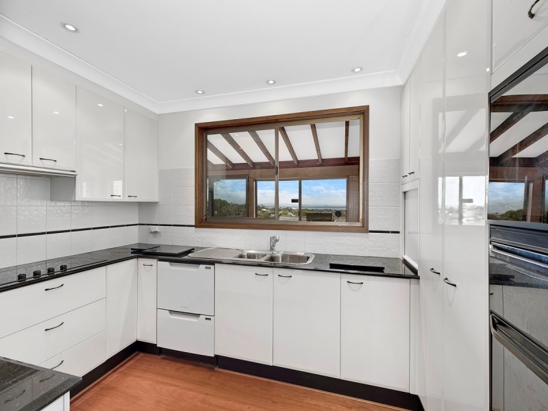 1 Seaspray Close, Bateau Bay NSW 2261