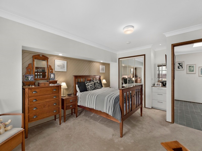 1 Seaspray Close, Bateau Bay NSW 2261