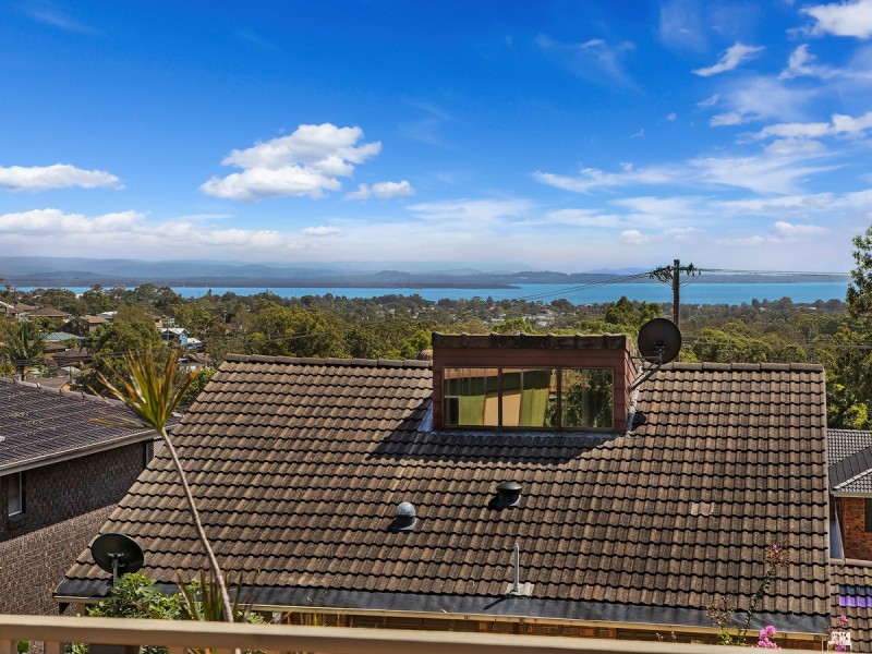 1 Seaspray Close, Bateau Bay NSW 2261
