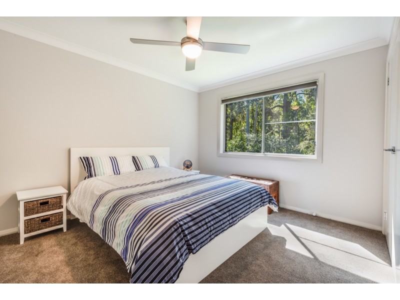 5 Jean Norman Close, Wyoming NSW 2250