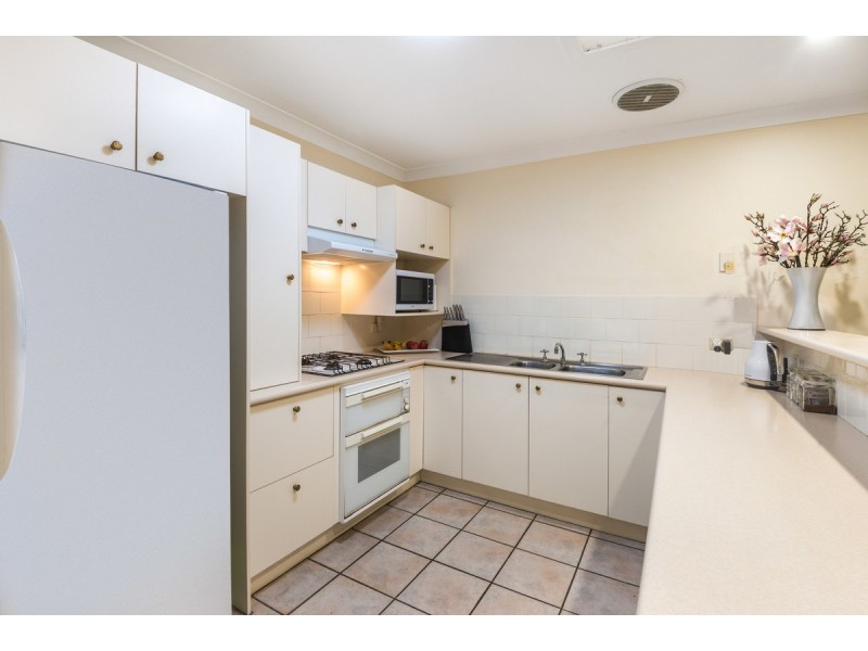 2/5 Day Dawn Place, Erina NSW 2250