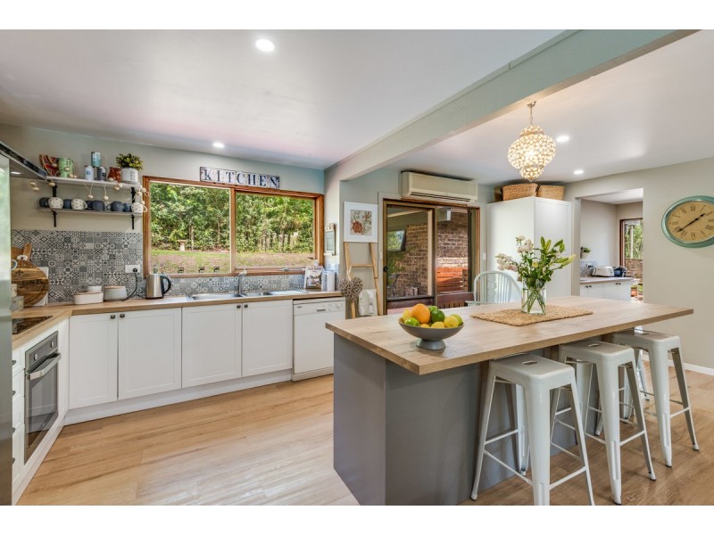 8 Riatta Street, Erina NSW 2250