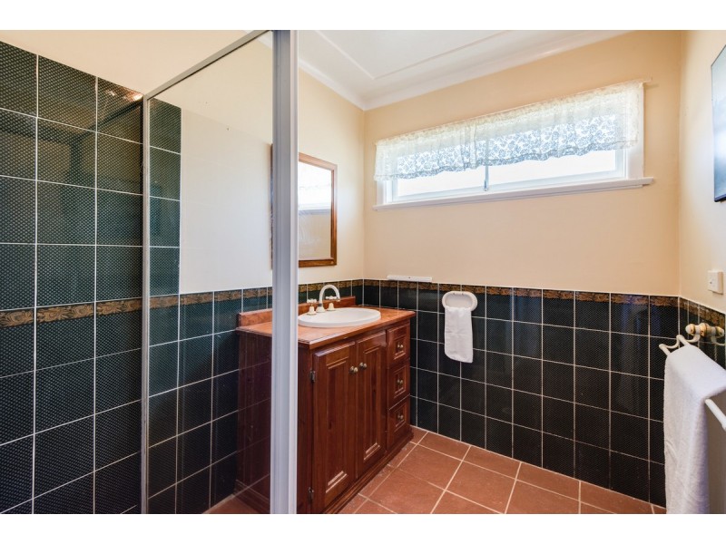 29 Glencoe Avenue, Wyoming NSW 2250