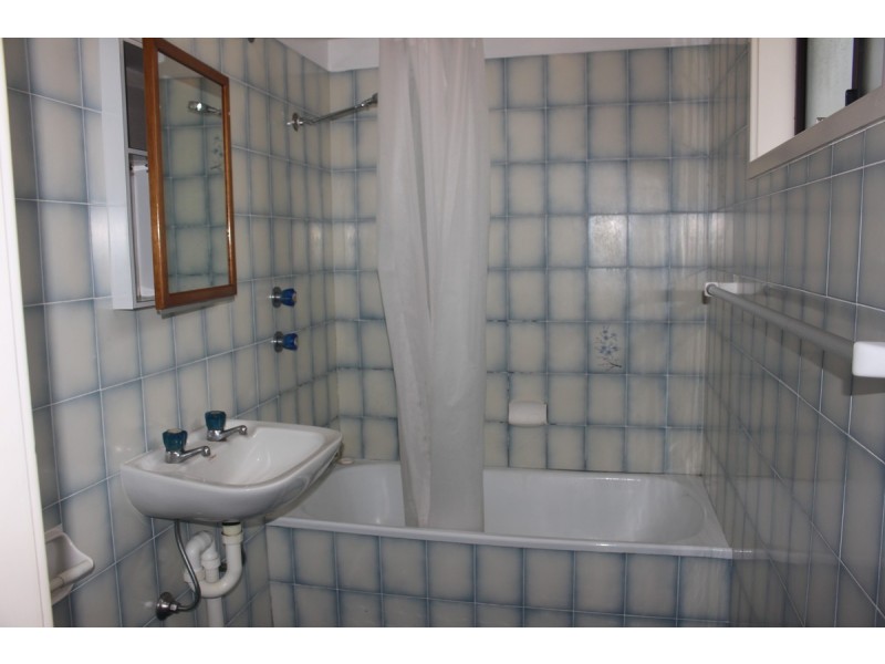 7 Barralong Road, Erina NSW 2250