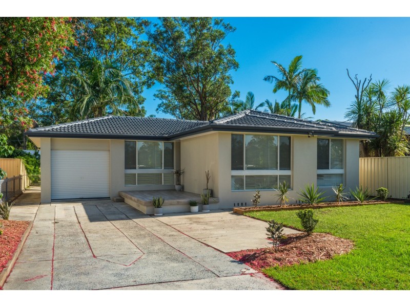 11 Buckingham Road, Berkeley Vale NSW 2261