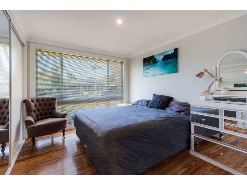 11 Buckingham Road, Berkeley Vale NSW 2261