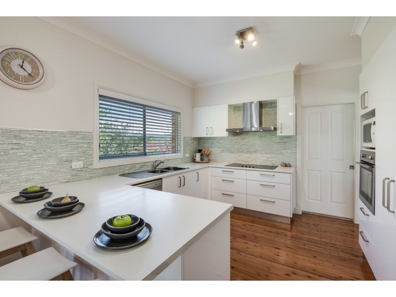 5 The Grove, Wyoming NSW 2250