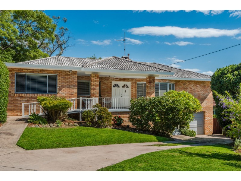 5 The Grove, Wyoming NSW 2250